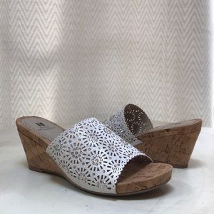 White Mountain Adira Wedge